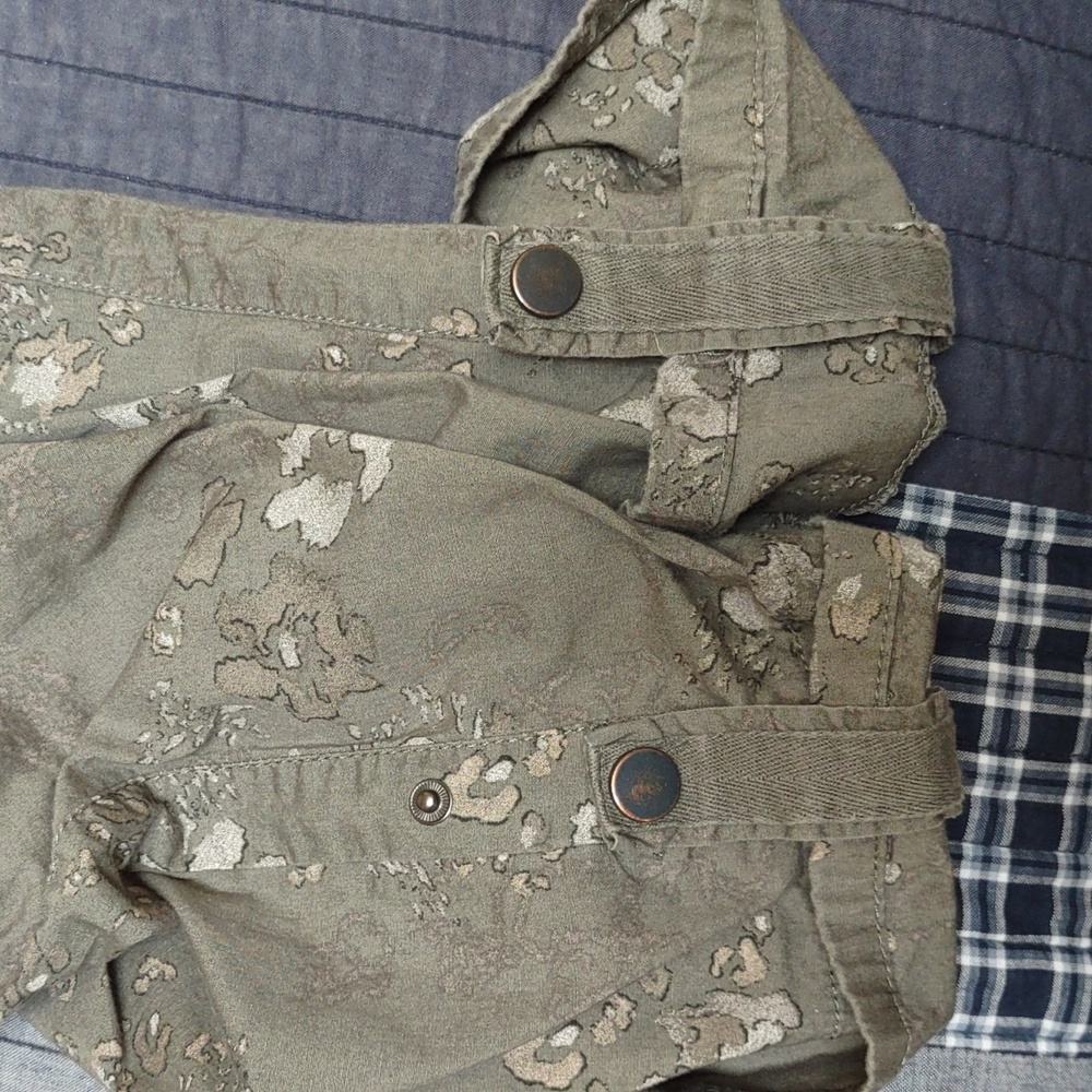 Democracy Floral Khaki Cropped Capris In ladies Size 12 - Picture 15 of 16